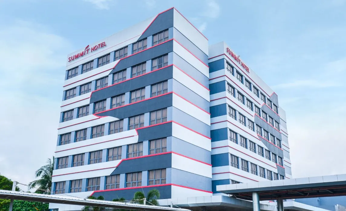 Summit Hotel Tacloban Building Facade