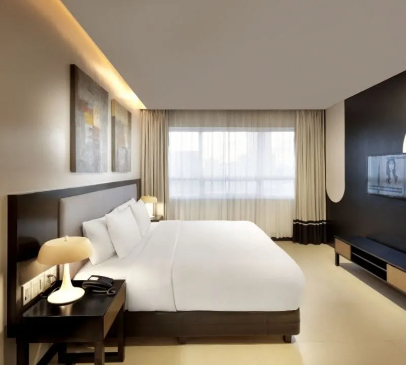 Summit Hotel Magnolia Superior King Room